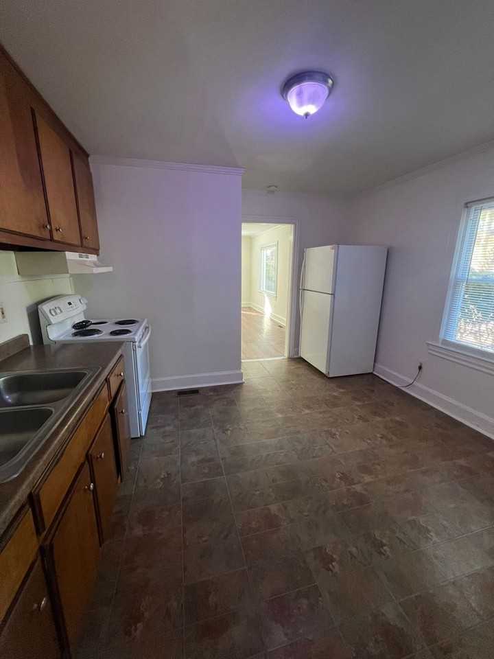 27 Pacific Ave - Photo 2 of 9