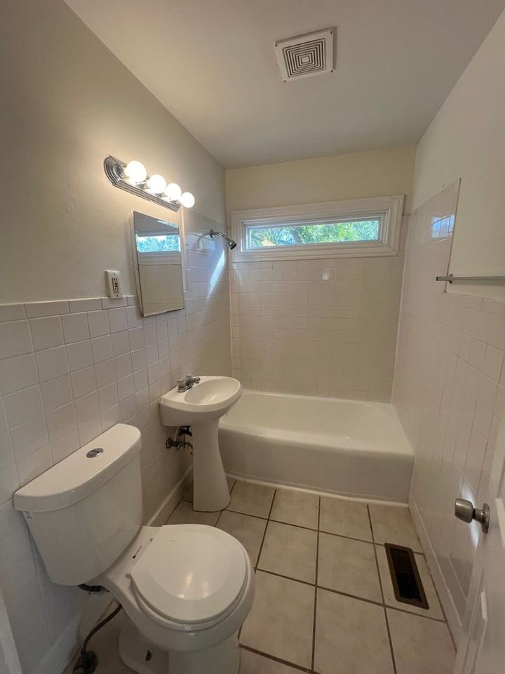 27 Pacific Ave - Photo 4 of 9