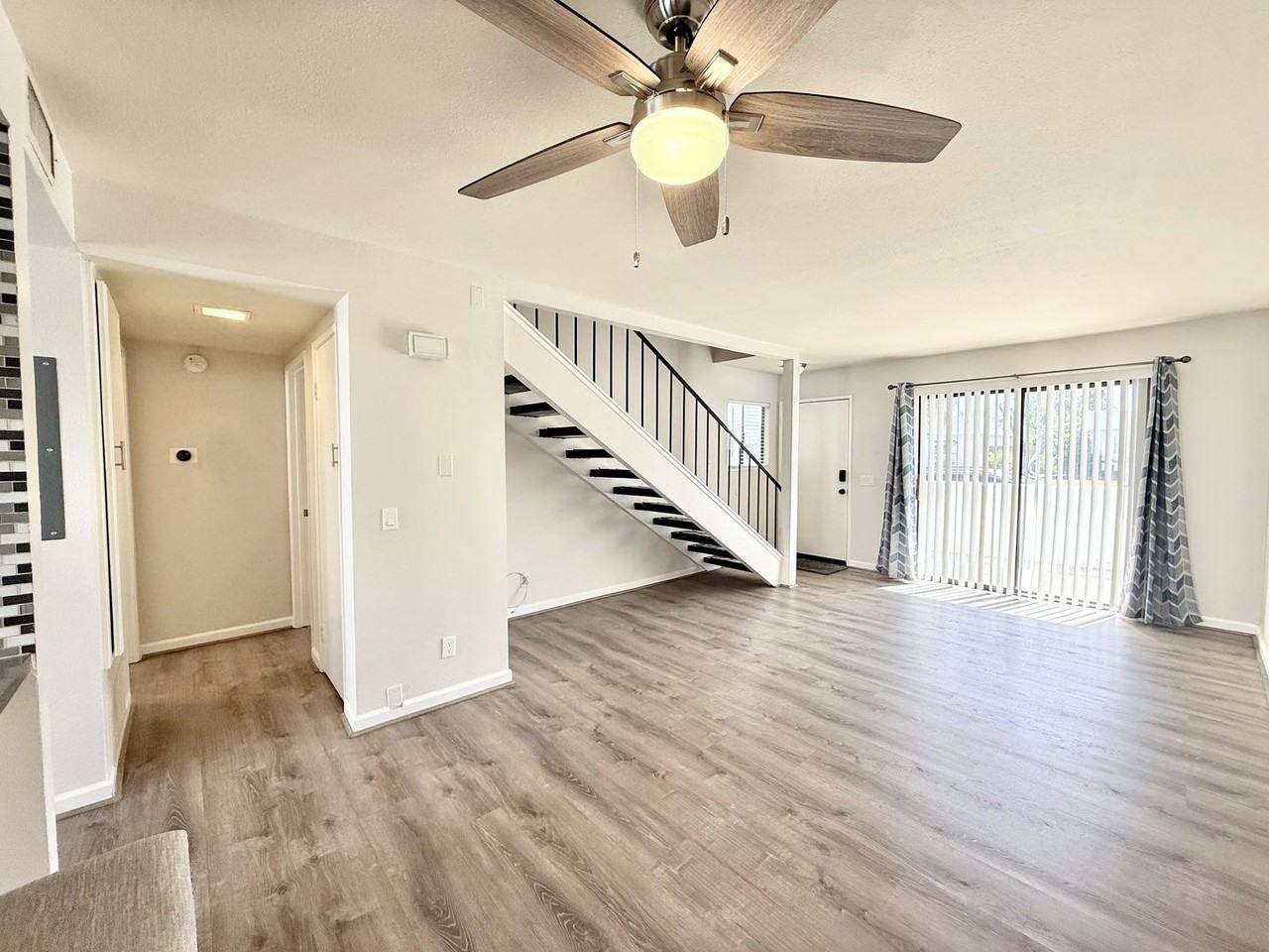 34071 Denise Way - Photo 2 of 29