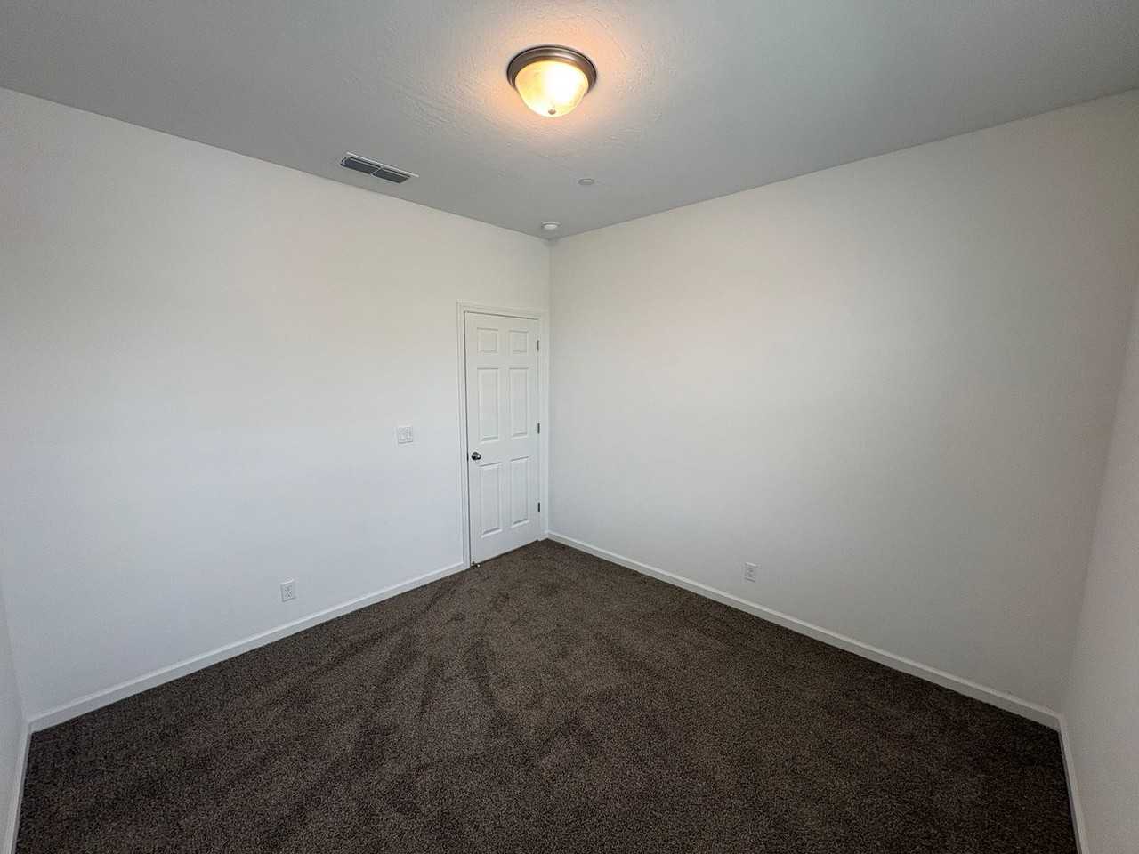 1336 W Porter Ct - Photo 7 of 38
