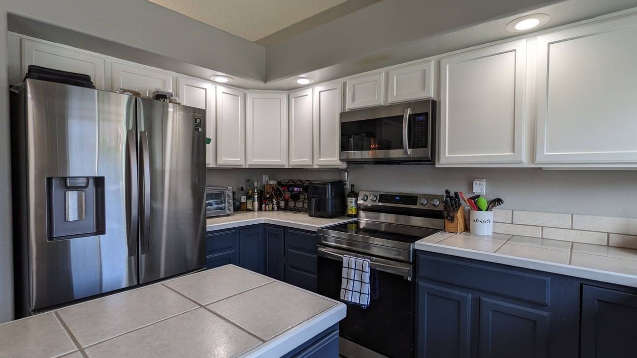 7126 Grand Prairie Dr - Photo 2 of 37