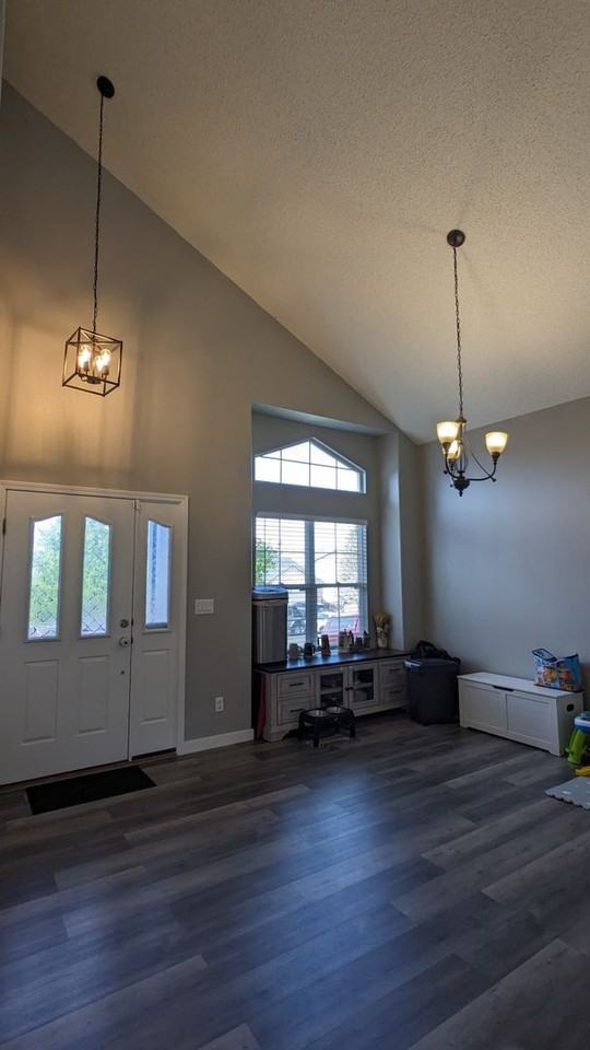 7126 Grand Prairie Dr - Photo 3 of 37