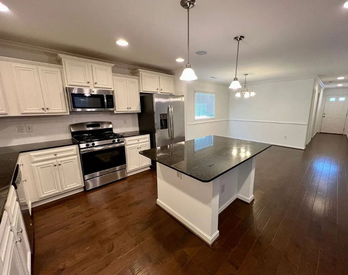 116 Sunsation Dr - Photo 3 of 19