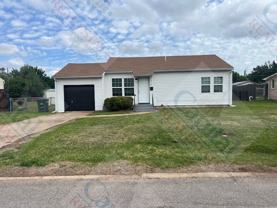 4613 Se 27th St - Photo 1 of 1