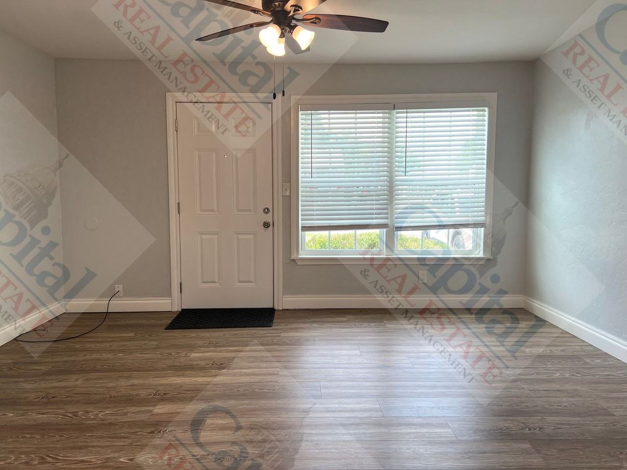 4613 Se 27th St - Photo 3 of 24