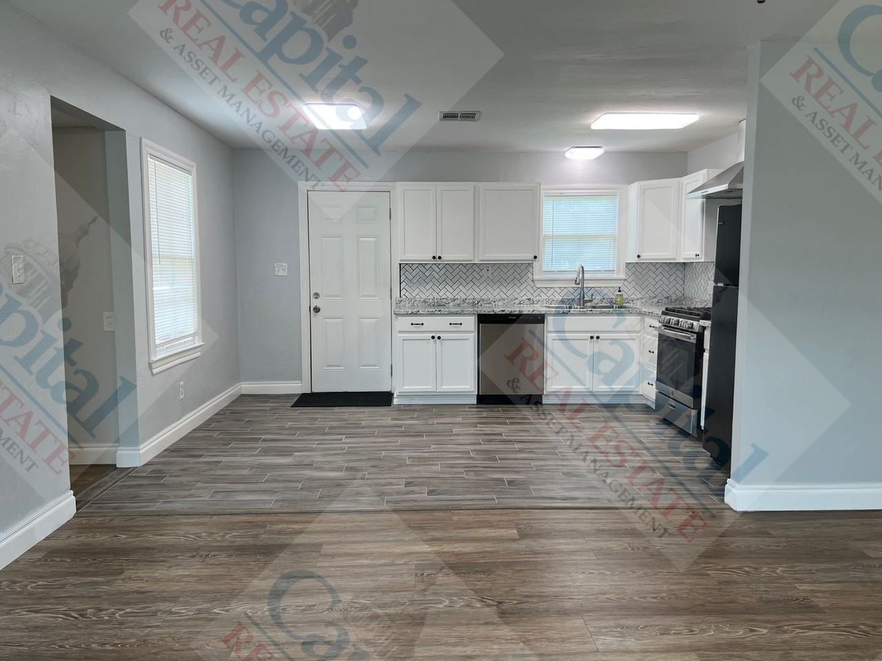 4613 Se 27th St - Photo 5 of 24