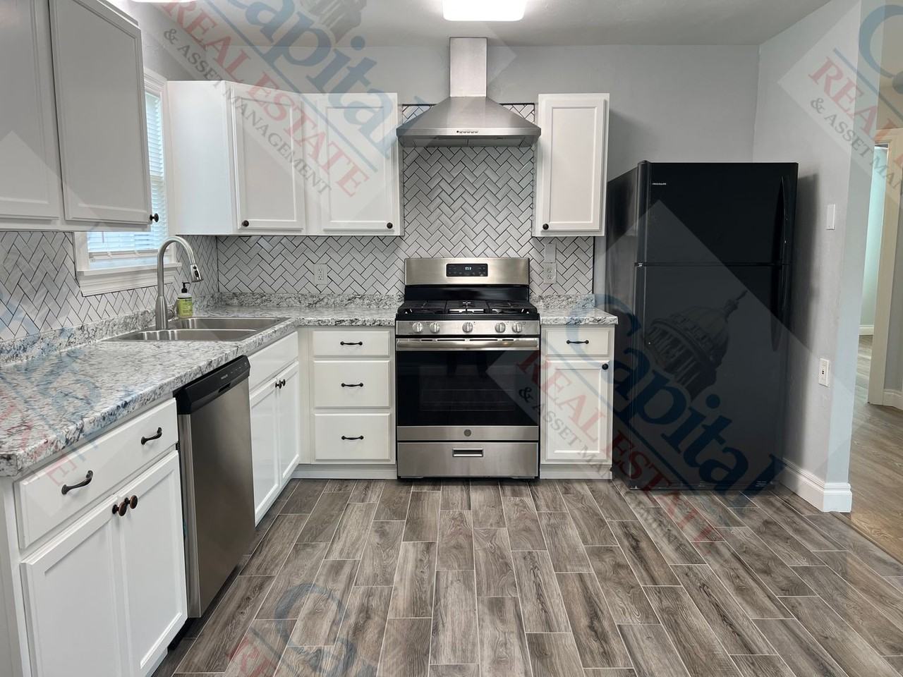 4613 Se 27th St - Photo 6 of 24