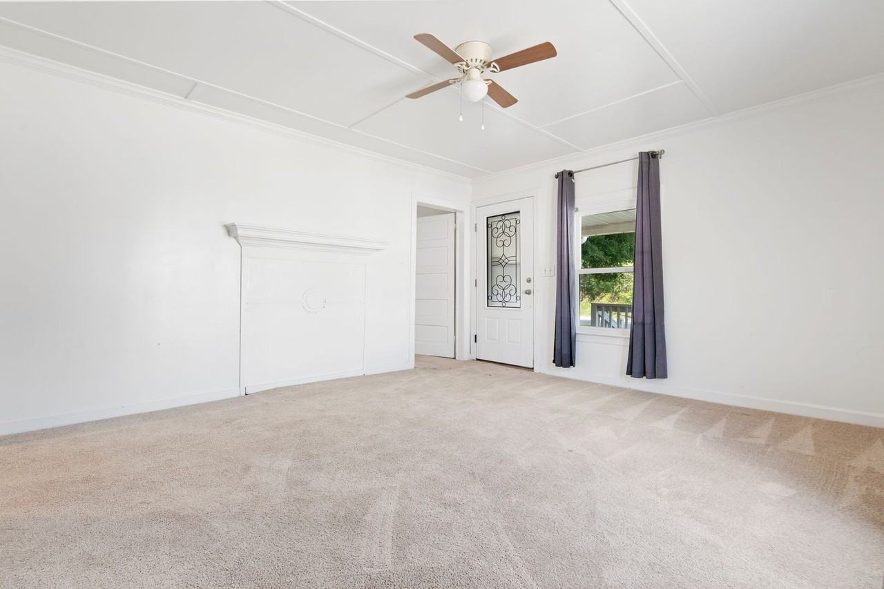 706 N White St - Photo 4 of 20