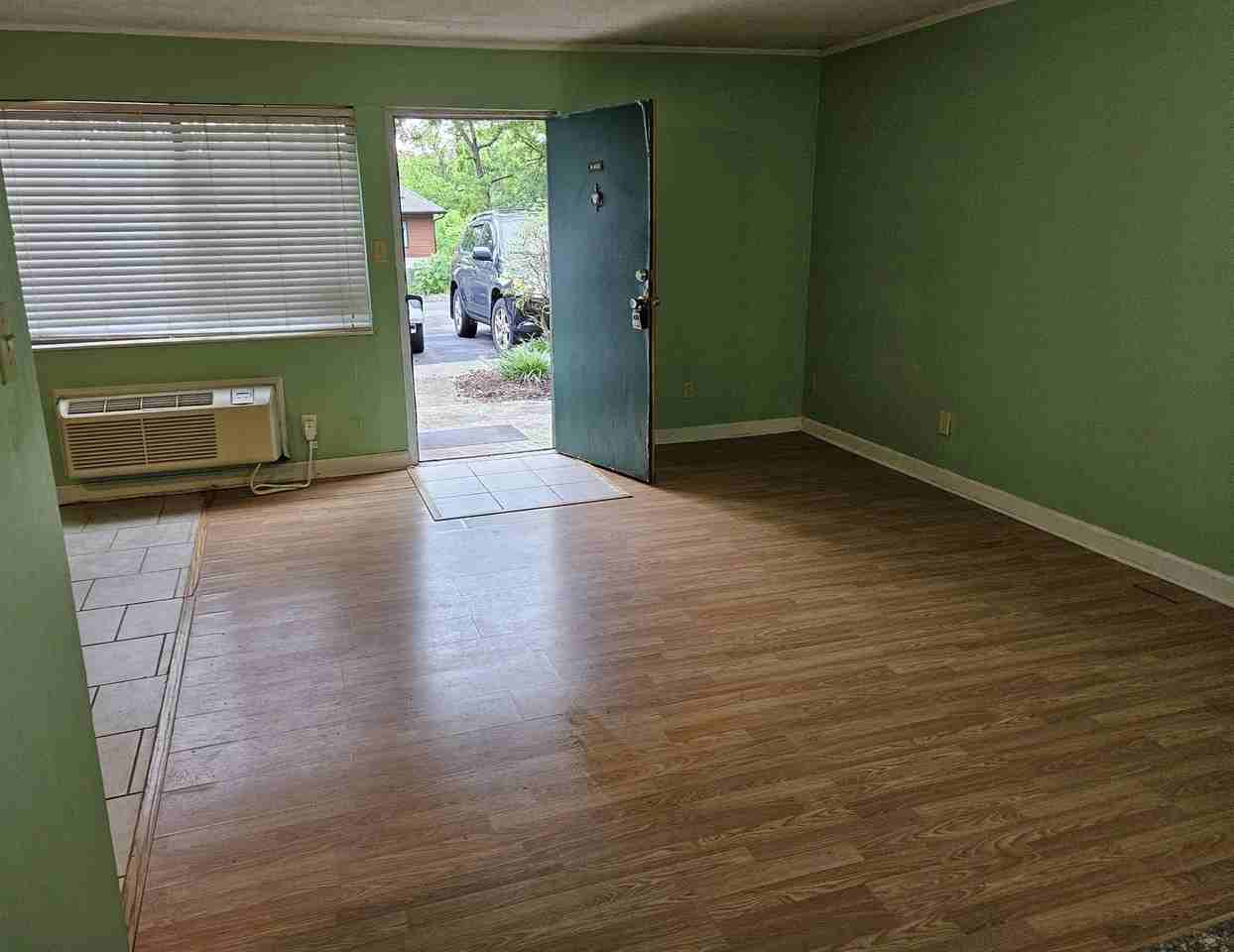 2755 Jersey Ave - Photo 2 of 5