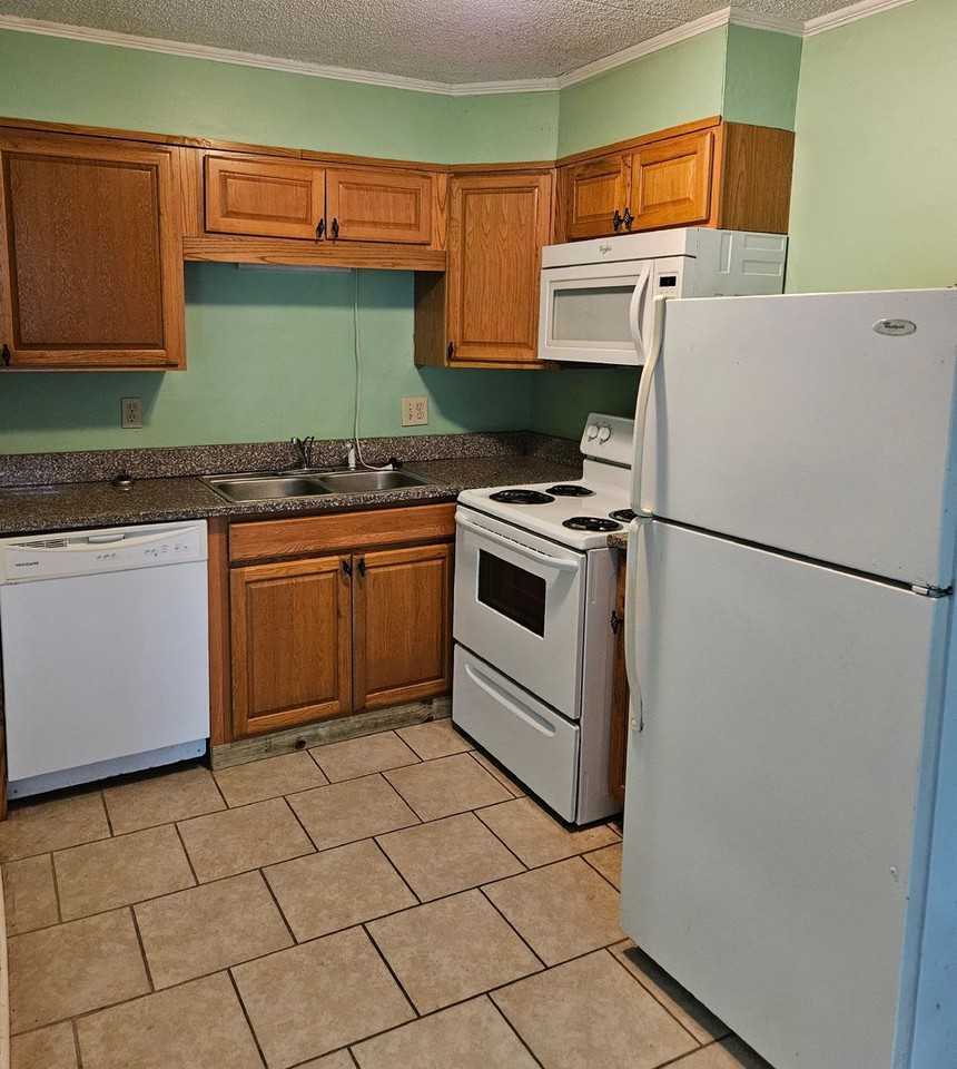 2755 Jersey Ave - Photo 3 of 5