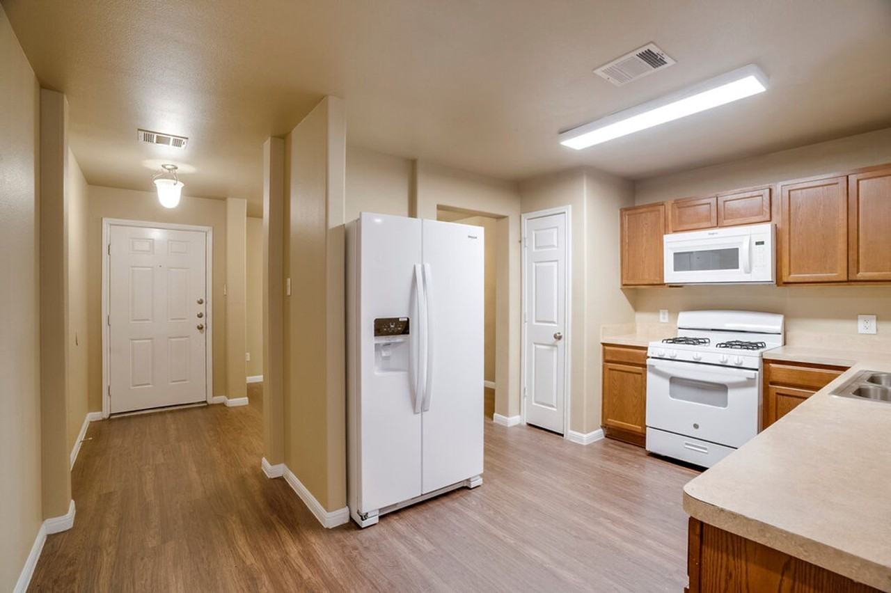 3723 Holden Ct - Photo 6 of 20
