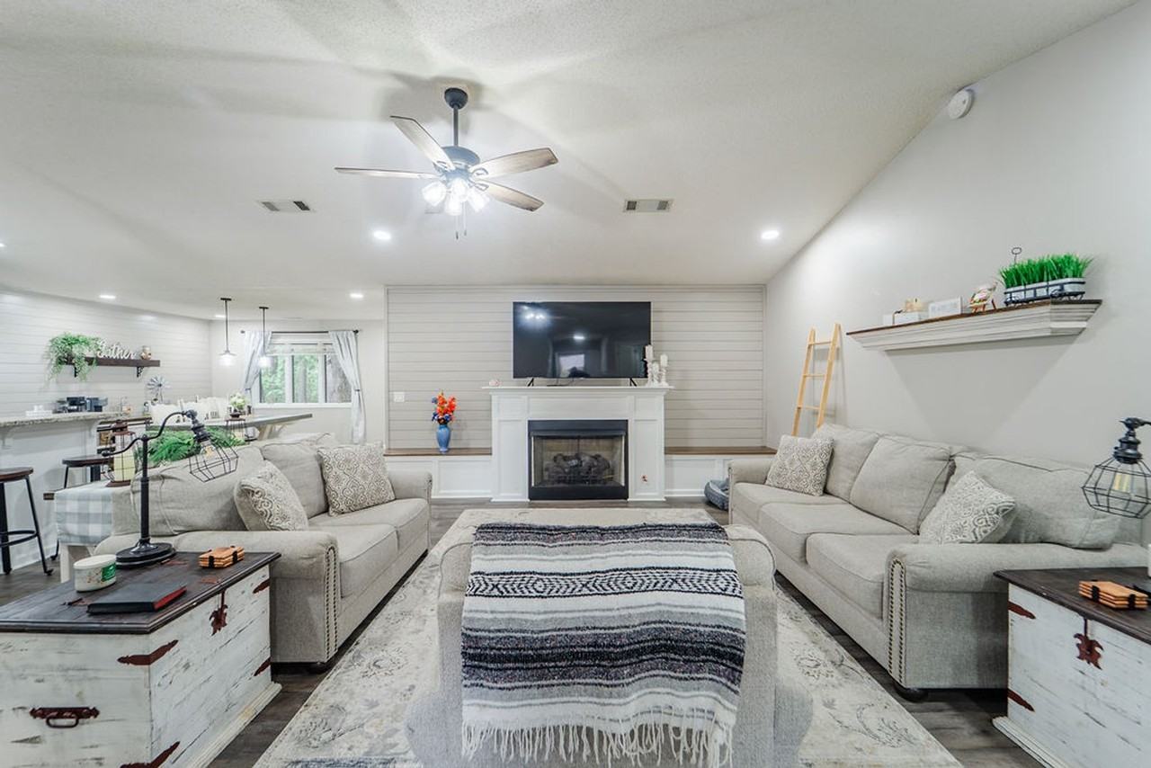 4 Huesca Ln - Photo 2 of 37