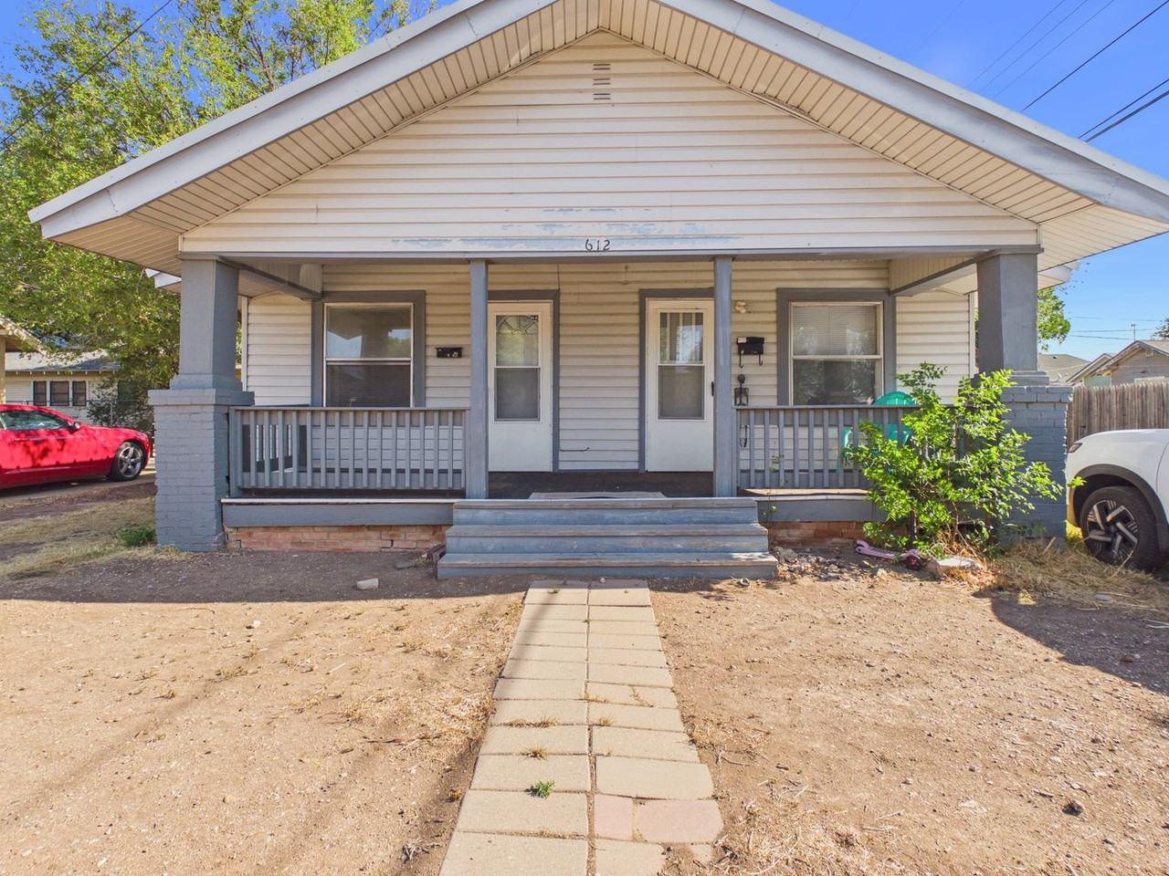 612 Sw 17th Ave - Photo 2 of 16