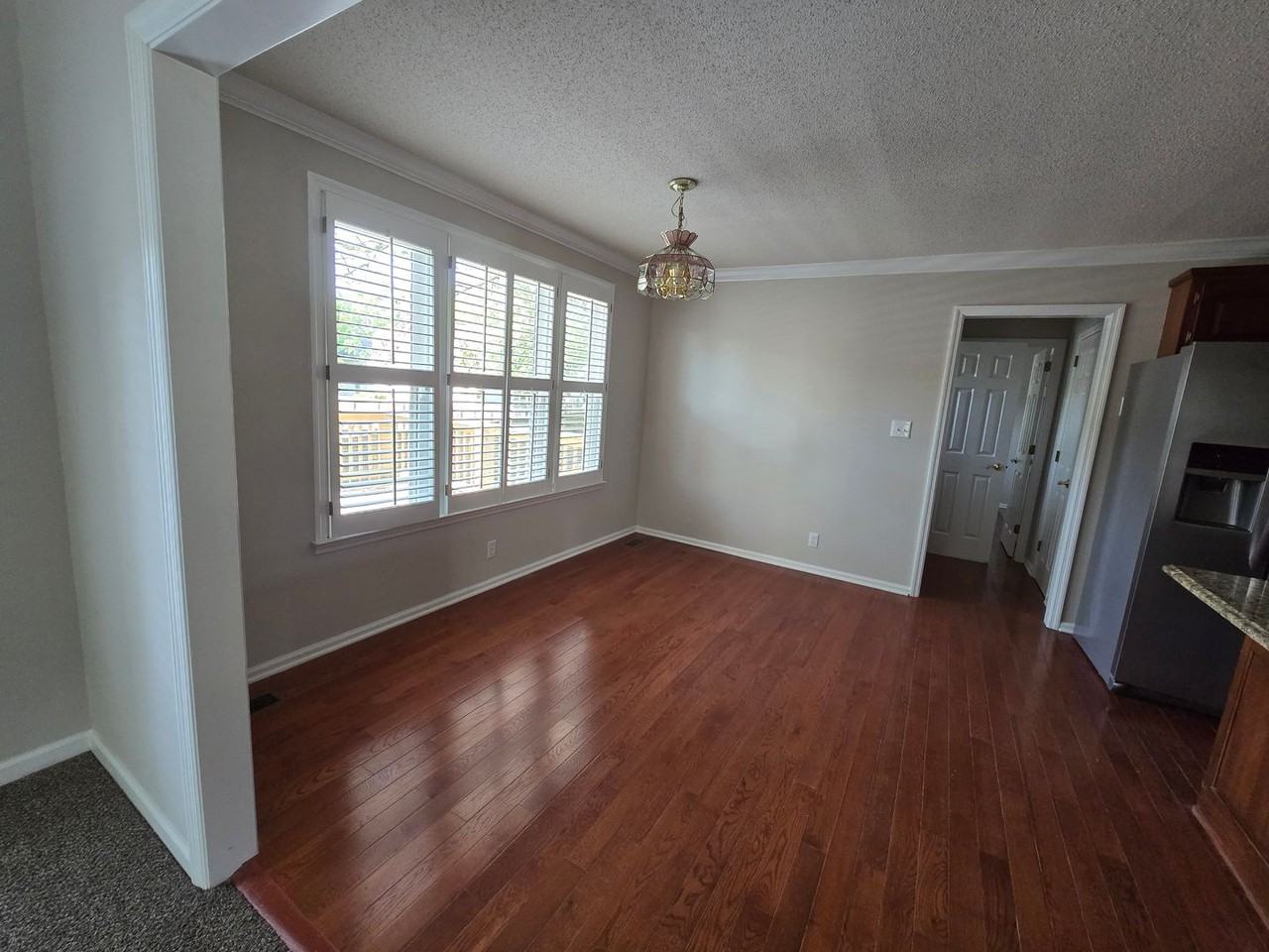 2710 Runnymeade Dr - Photo 4 of 15