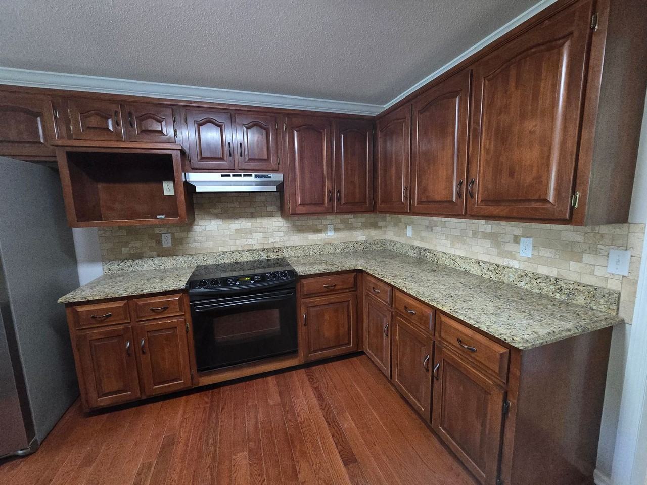 2710 Runnymeade Dr - Photo 6 of 15