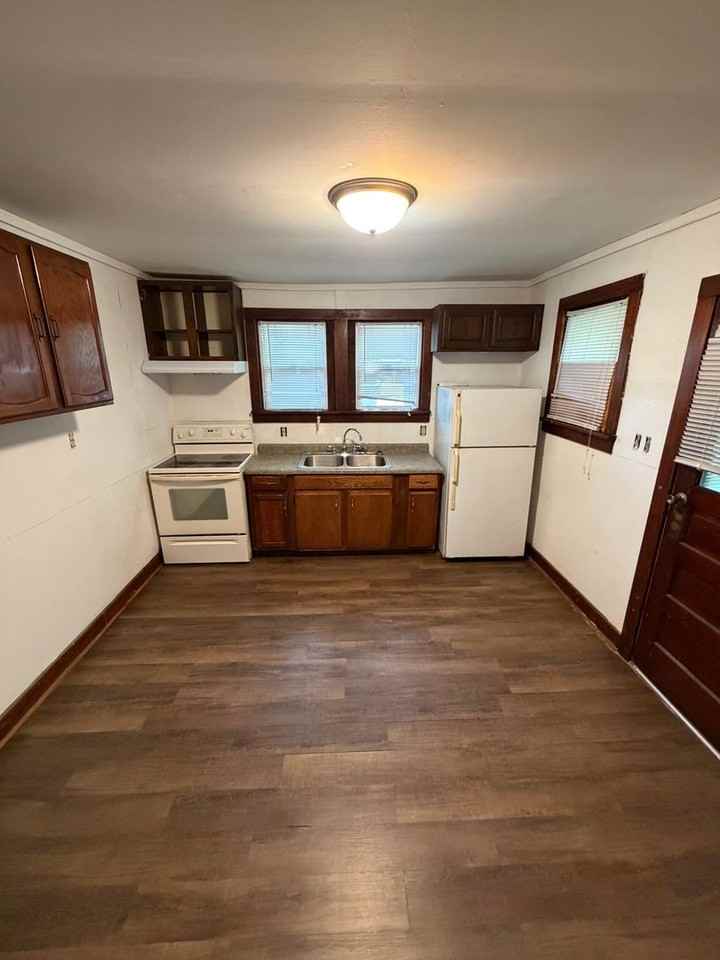 1011 N 12th St - Photo 4 of 6