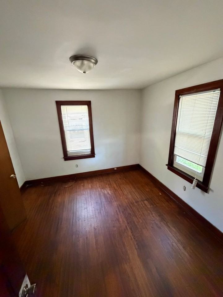 1011 N 12th St - Photo 5 of 6