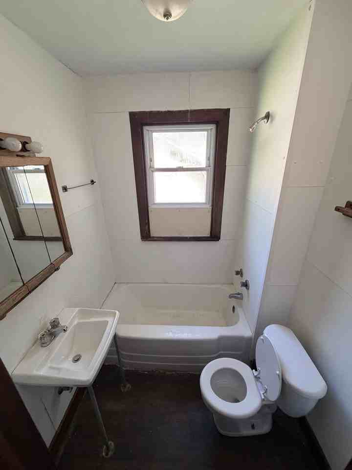 1011 N 12th St - Photo 6 of 6