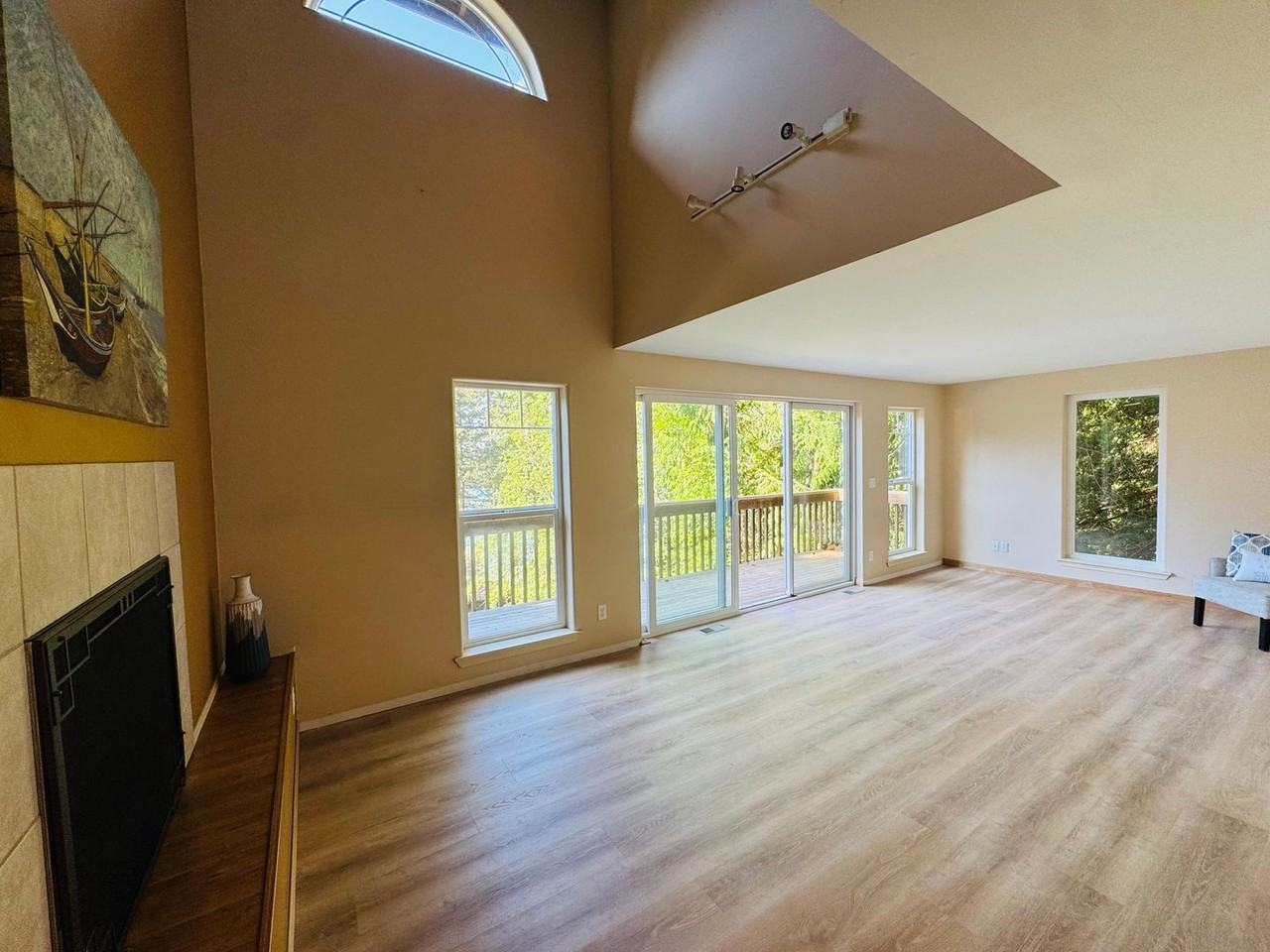 7604 Holiday Blvd - Photo 3 of 21