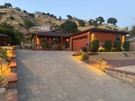 featured image of 2746 N Kenneth Rd