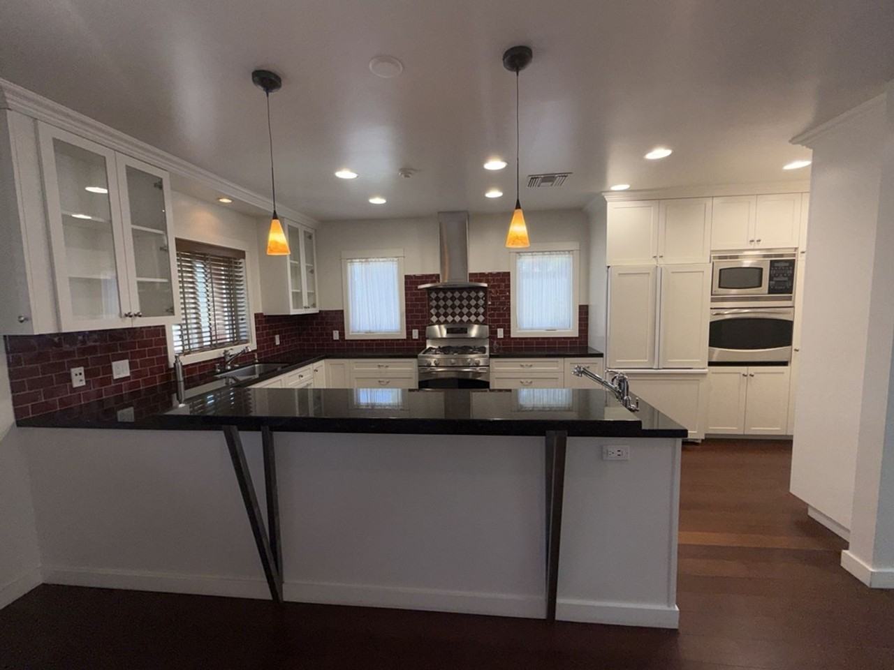 2746 N Kenneth Rd - Photo 5 of 38