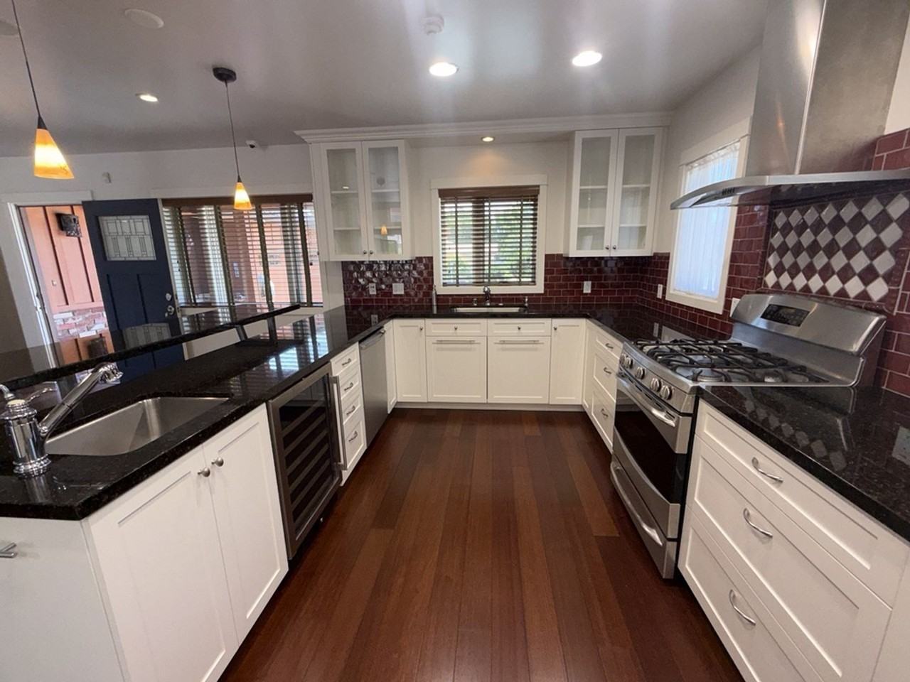2746 N Kenneth Rd - Photo 6 of 38