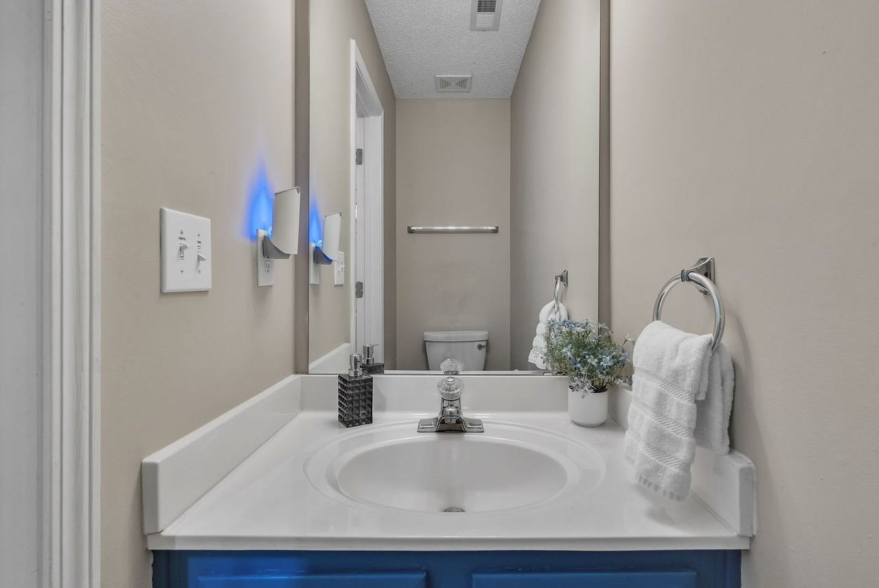 5906 Prescott Ct - Photo 3 of 22
