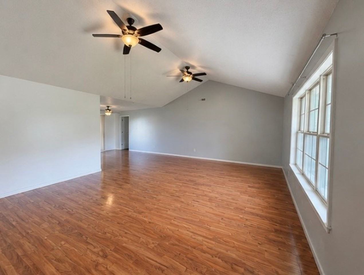 14615 Hobby Rd - Photo 3 of 24