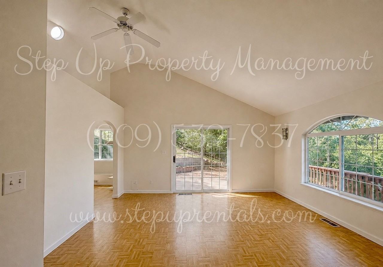21767 Longeway Rd - Photo 6 of 26