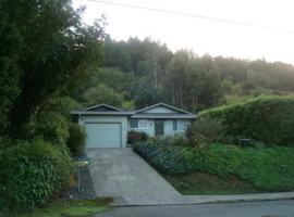 featured image of 1041 Pacific Ave