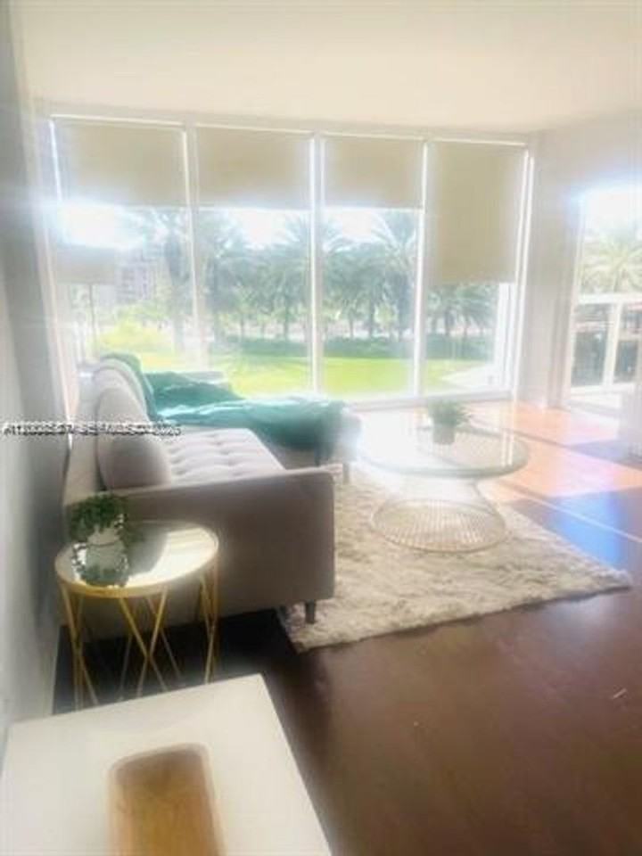 10275 10275 Collins Ave appt 327 - Photo 2 of 23