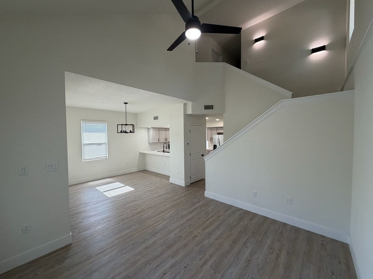 1811 Baxter Ave - Photo 2 of 18