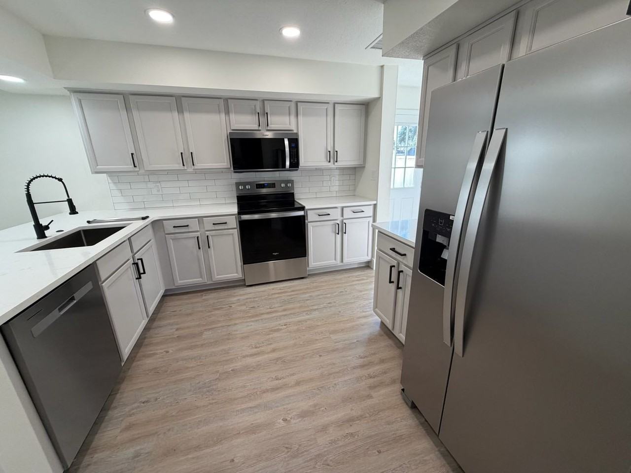 1811 Baxter Ave - Photo 5 of 18