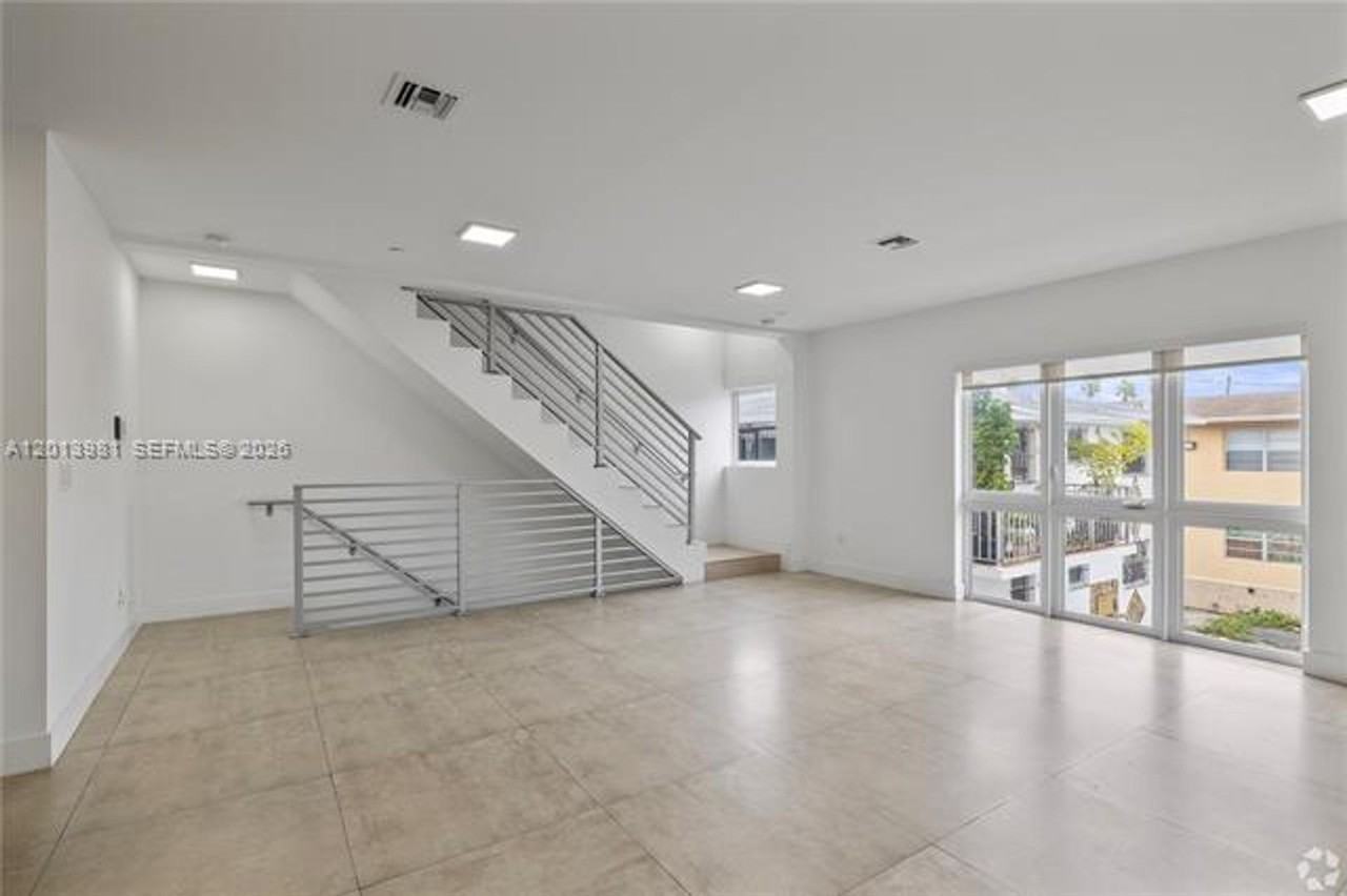 434 434 SW 10th St th A - Photo 6 of 23