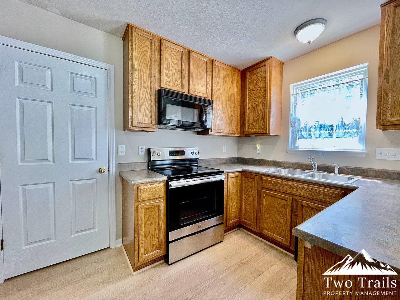 67 Farington Cir - Photo 6 of 18