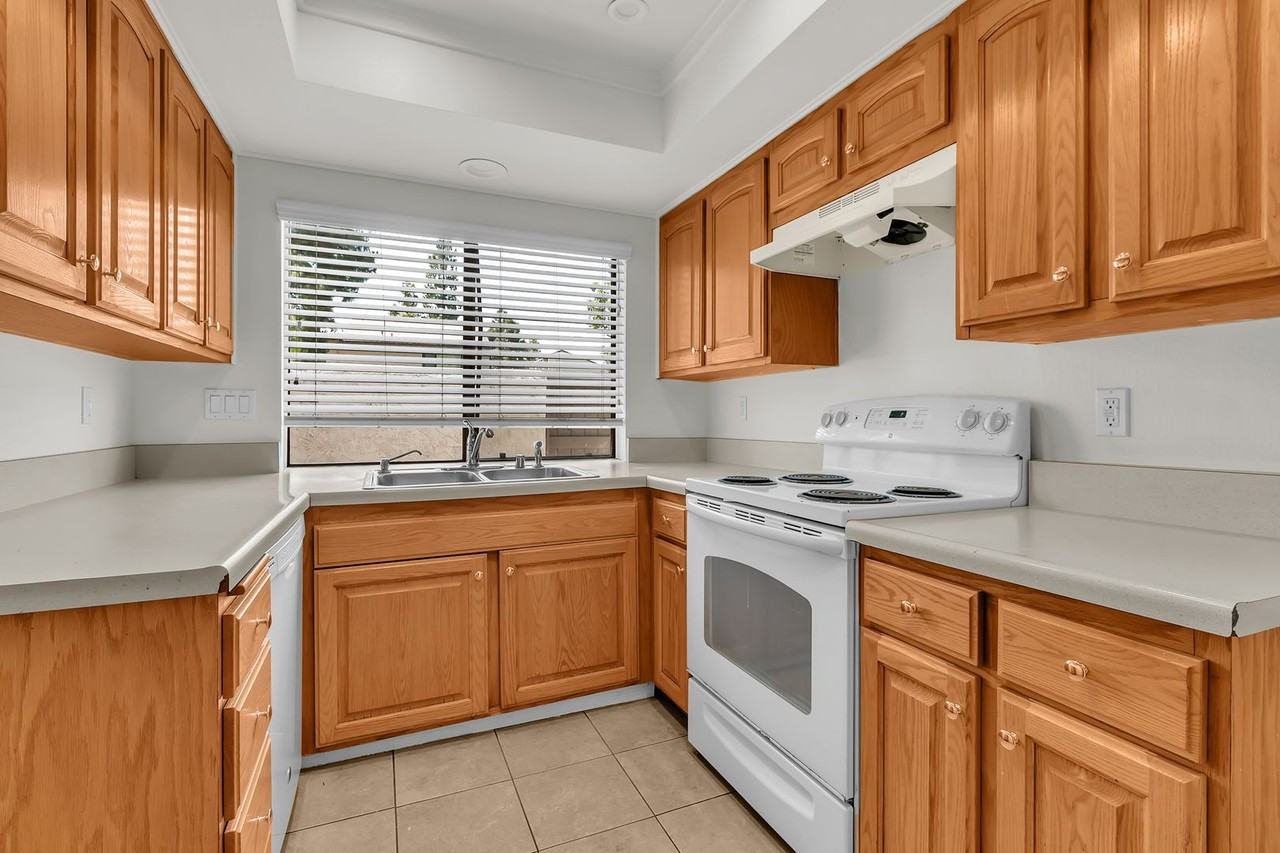 3004 E Via Bruno - Photo 7 of 22
