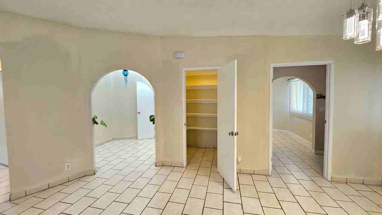 9610 Oleander Ave - Photo 5 of 19