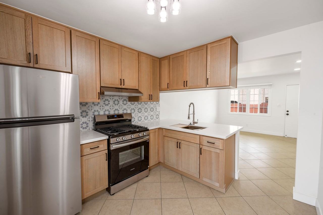 459 D St - Photo 2 of 17