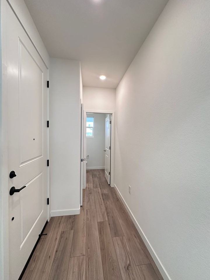 3396 Shaker Way - Photo 5 of 43