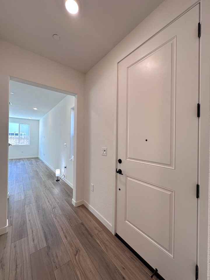 3396 Shaker Way - Photo 7 of 43