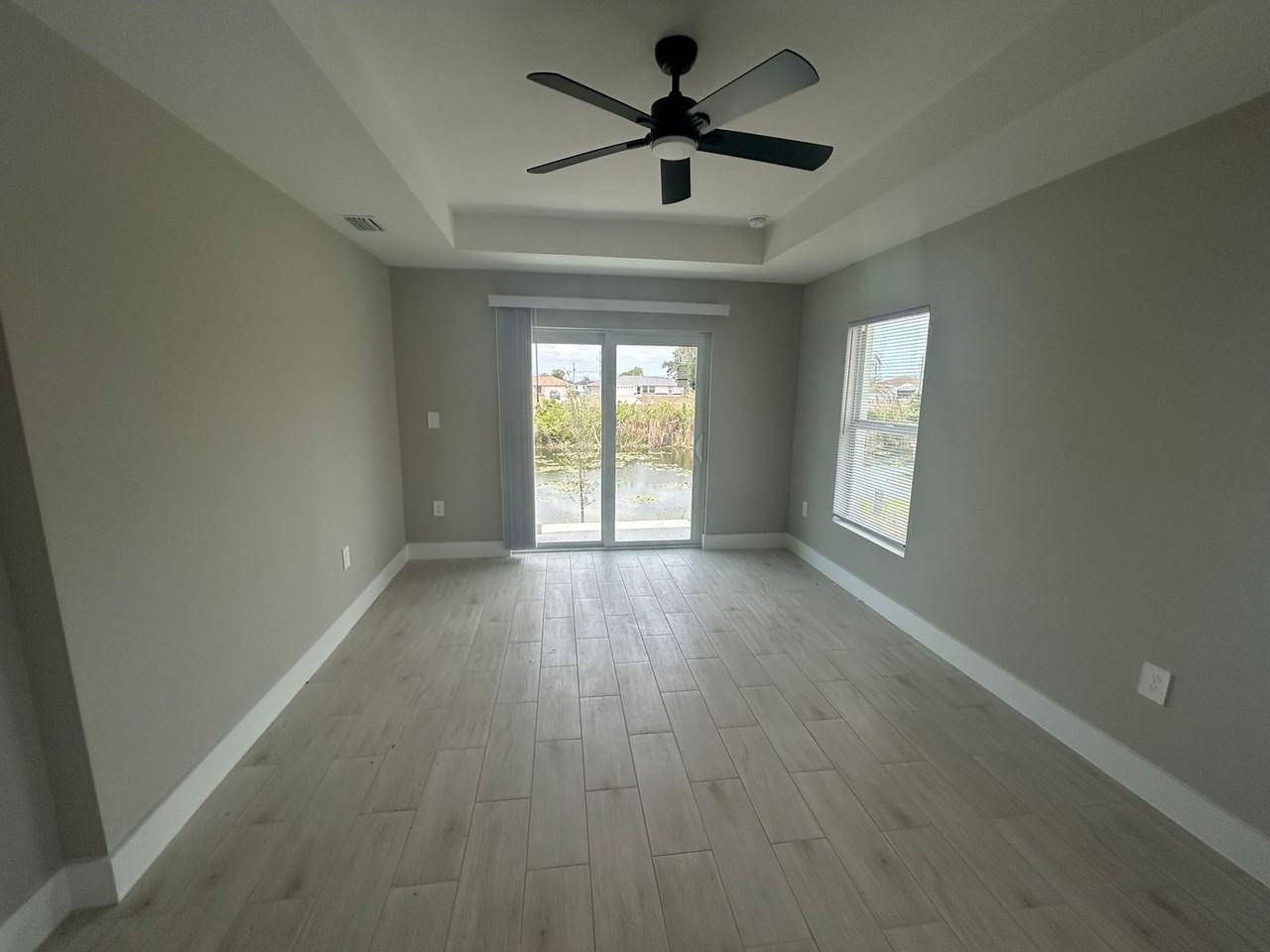 2524 Ne 1st Pl - Photo 6 of 23