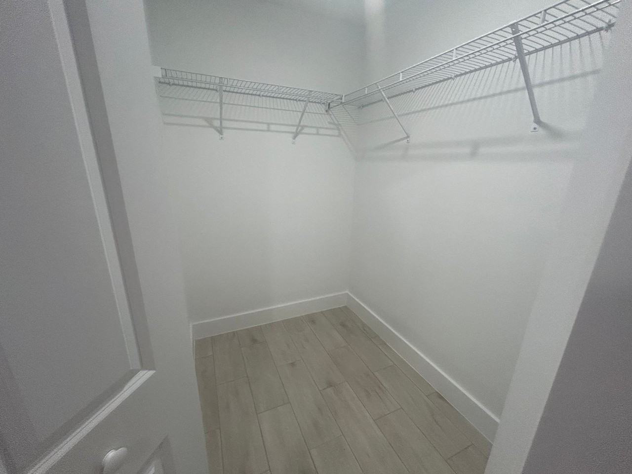 2524 Ne 1st Pl - Photo 7 of 23