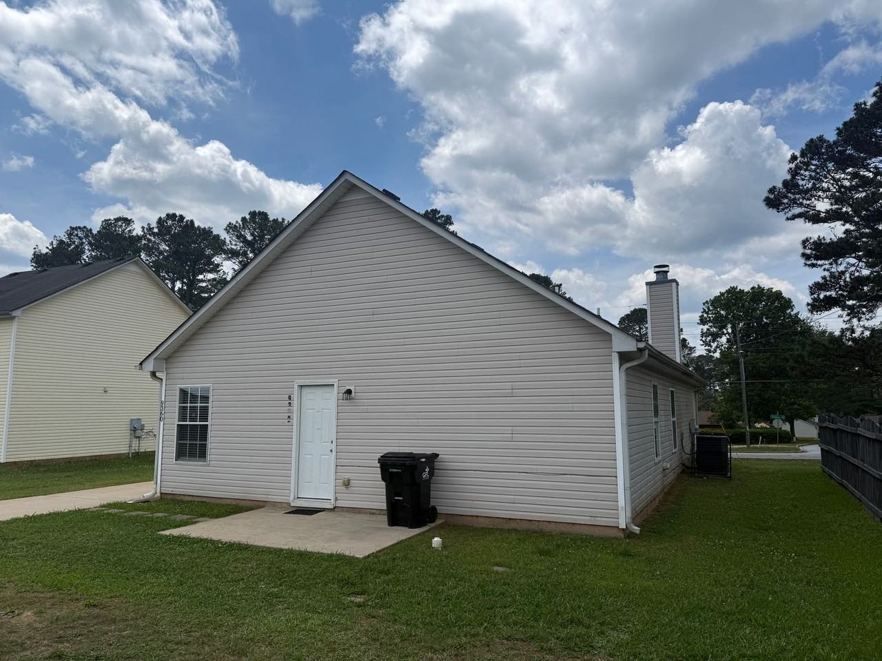 9360 Thomas Rd - Photo 2 of 20