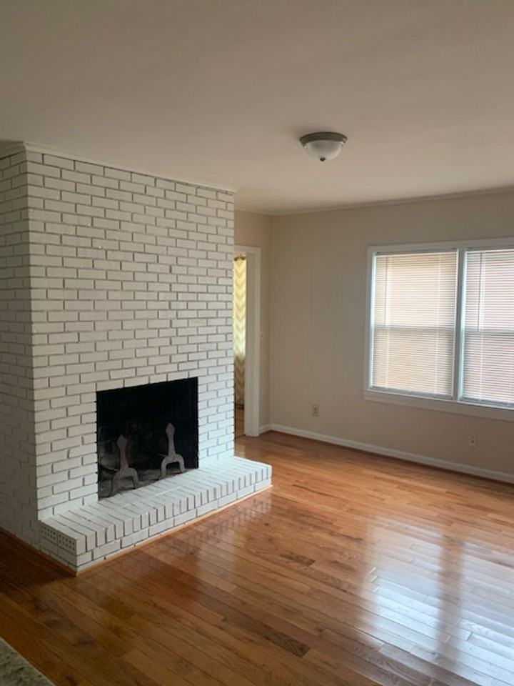 468 Burns Rd - Photo 4 of 12