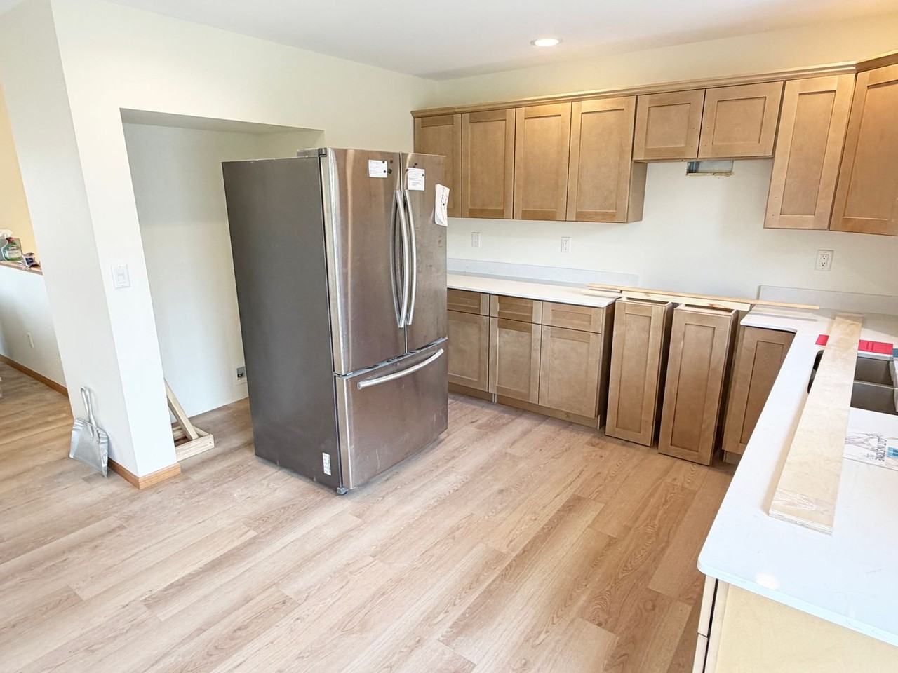 2704 Parkway Ln - Photo 2 of 24