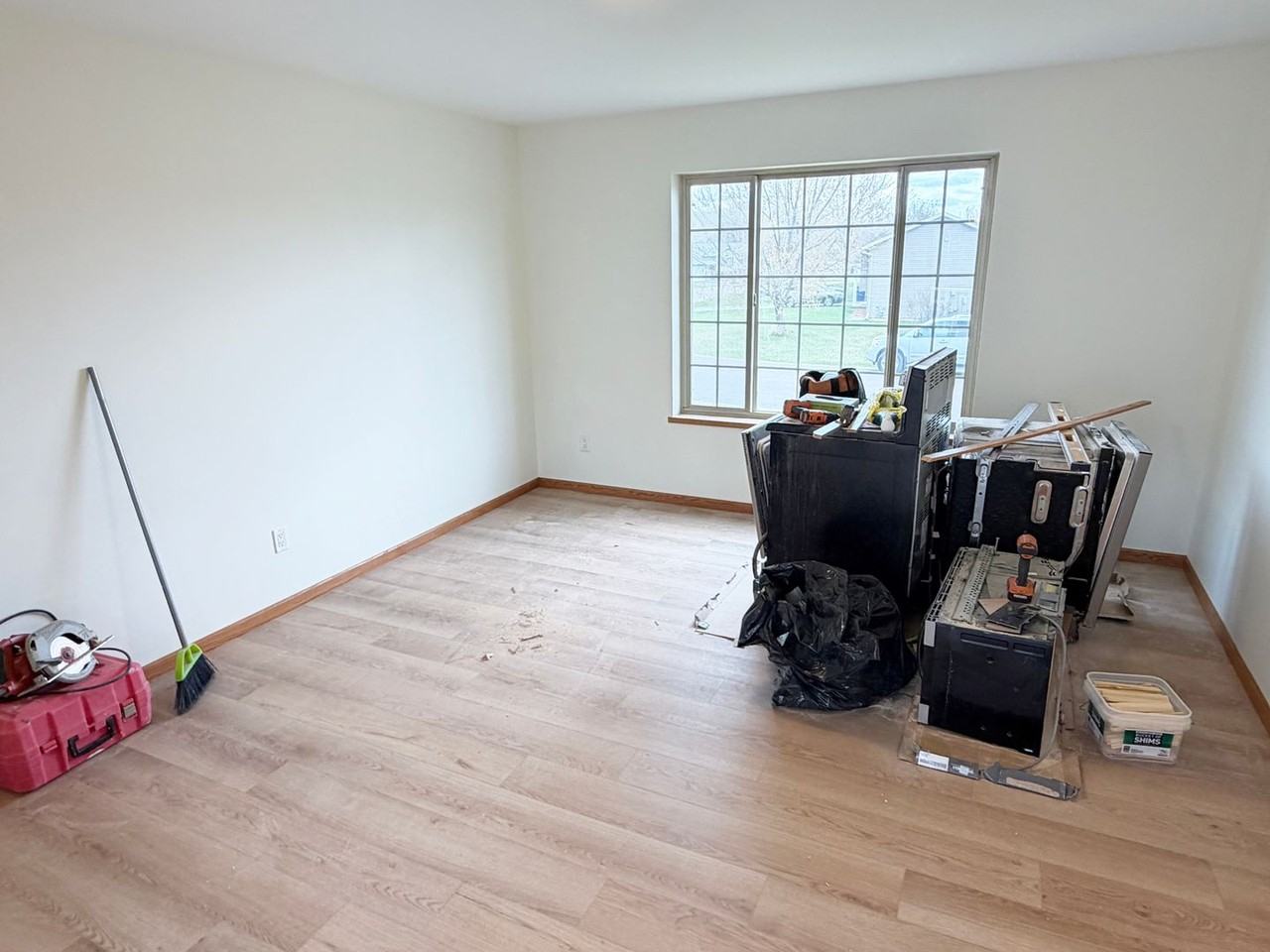 2704 Parkway Ln - Photo 7 of 24