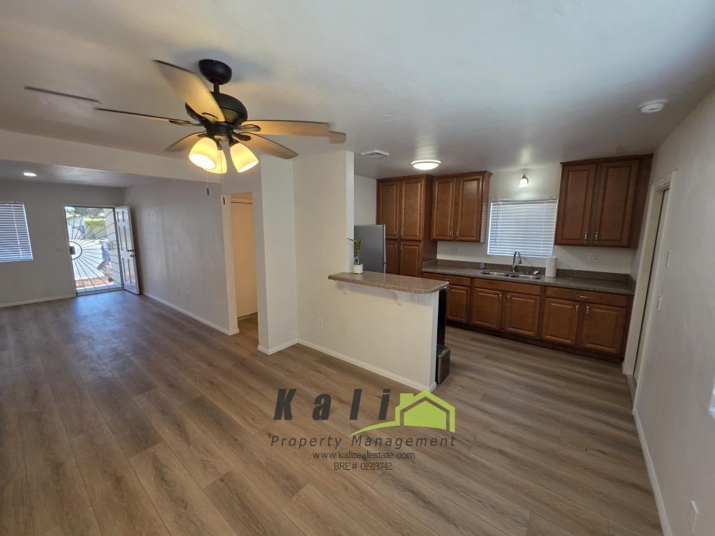 910 Saturn Blvd - Photo 2 of 15