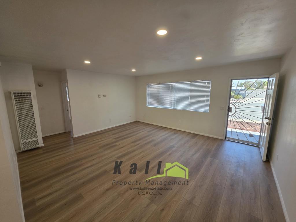 910 Saturn Blvd - Photo 7 of 15