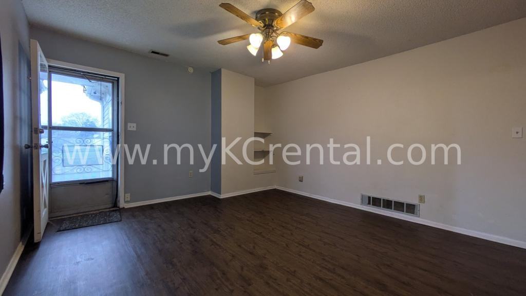 730 W Park St - Photo 3 of 11