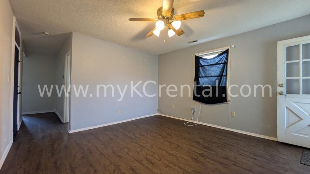 730 W Park St - Photo 4 of 11
